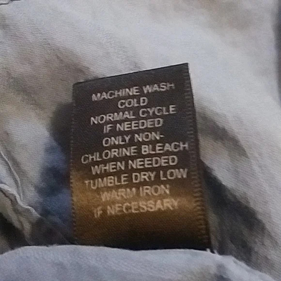 Avenue Pull Over Top - Picture 8 of 8